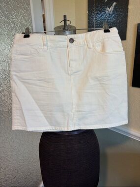 J Crew White Denim Mini Skirt - Women's Classic Style size 30 like new!